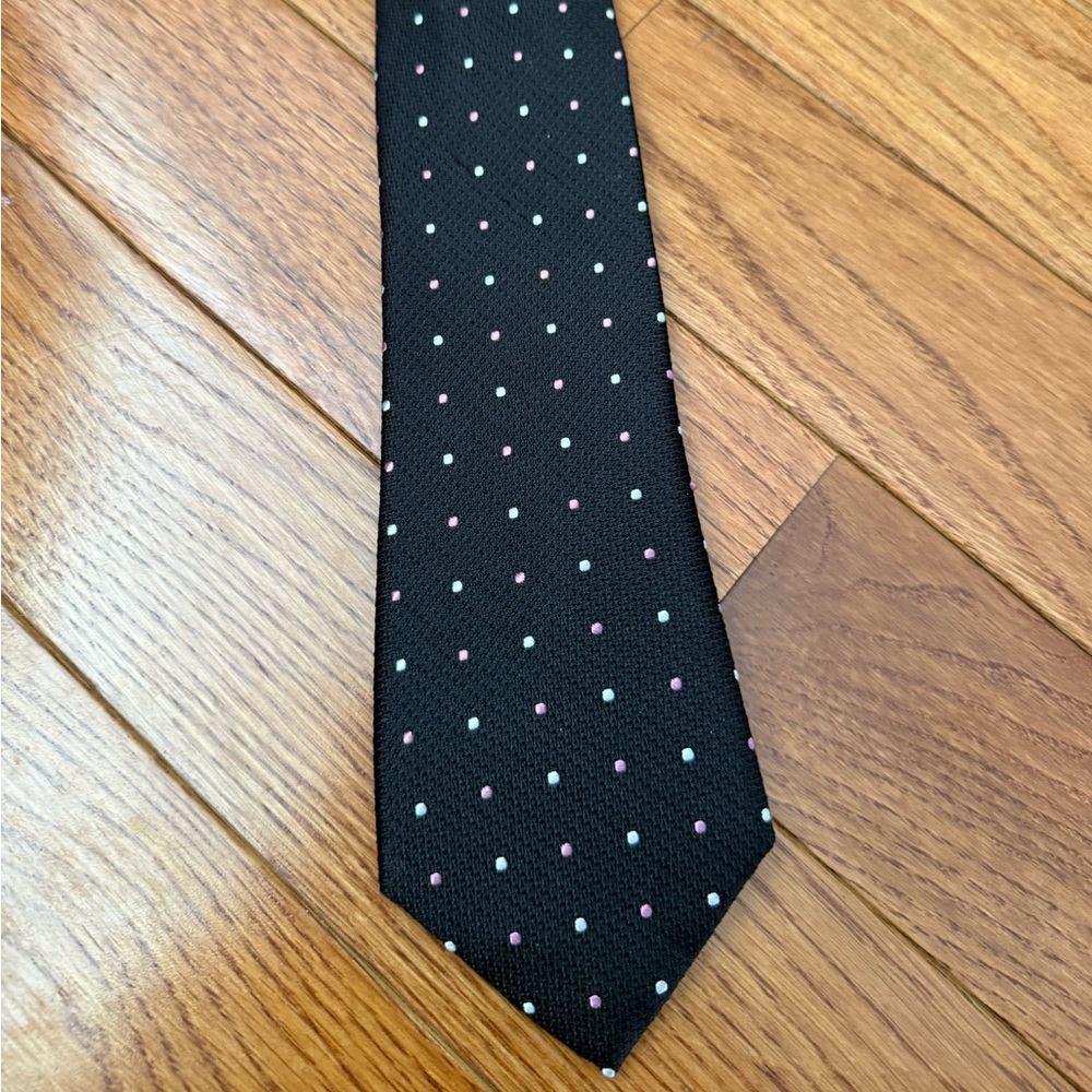 Elegant Black Polka Dot Tie